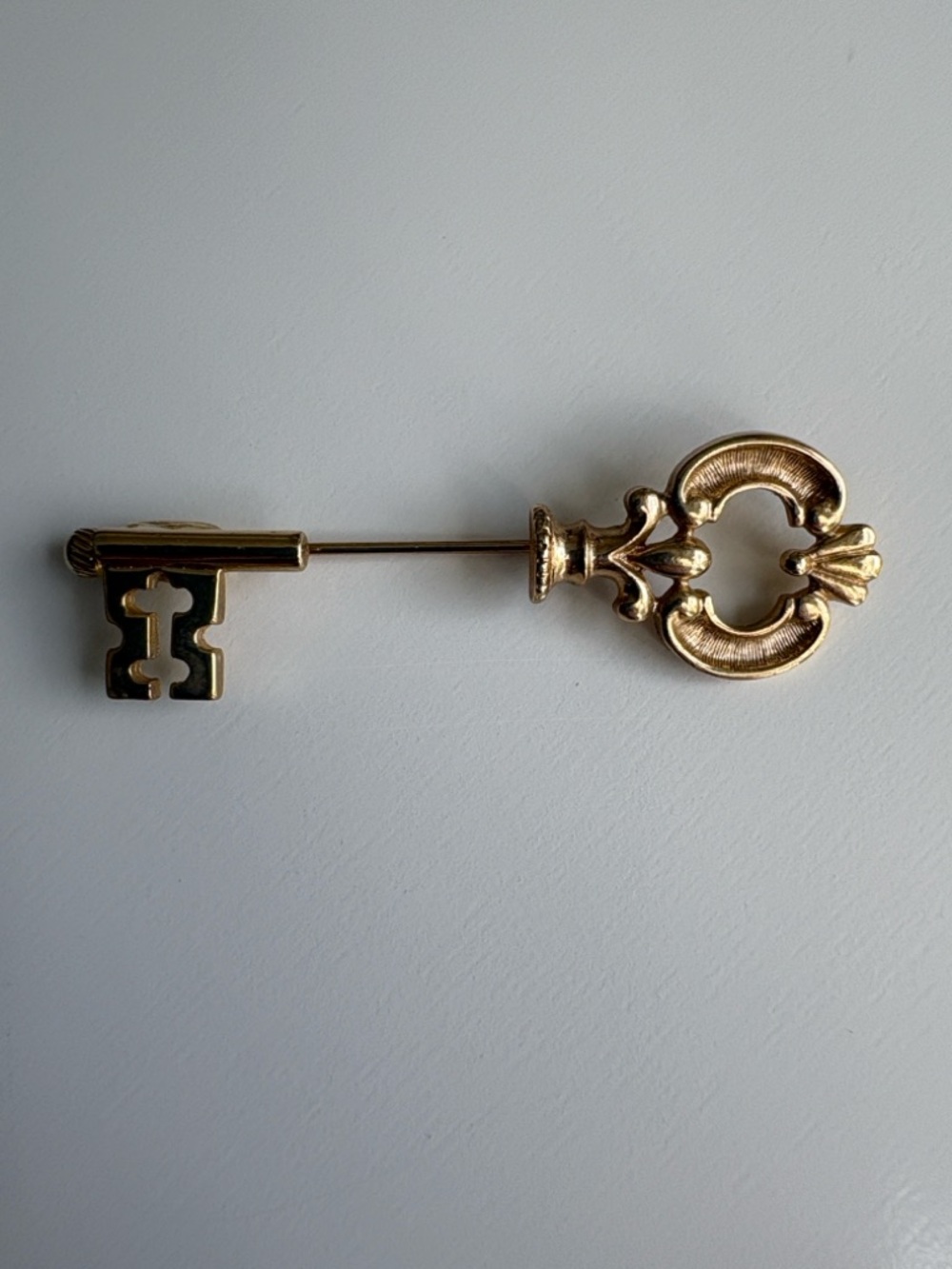 Set of 3 Vintage Avon Brooches - Picture 6 of 11